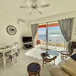 Corse Azur Pieds Dans L'eau Apartment *