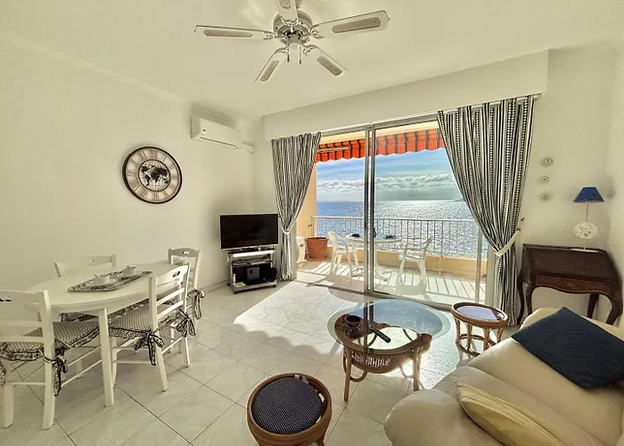 Corse Azur Pieds Dans L'eau Daire *