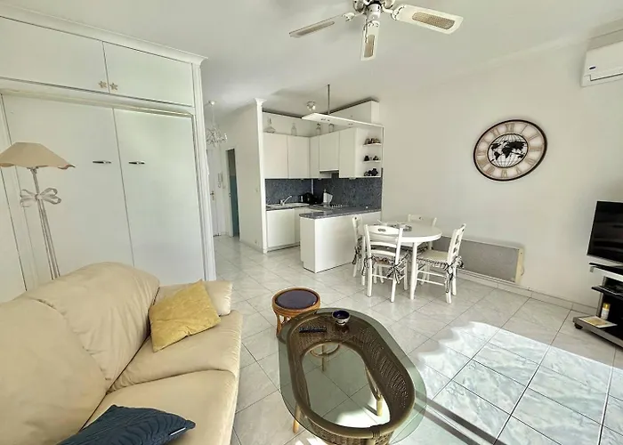 Corse Azur Pieds Dans L'eau * Ajaccio (Corsica)