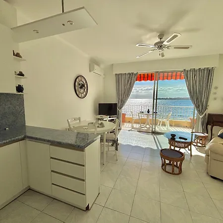 Corse Azur Pieds Dans L'eau